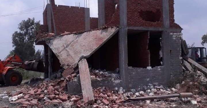 محافظ البحيرة : إزالة ٢٦ حالة تعدي بمساحة ٥٩١١ م٢ بنطاق ٥ مراكز بالمحافظة ضمن الموجة ١٦ لإزالة التعديات علي املاك الدولة