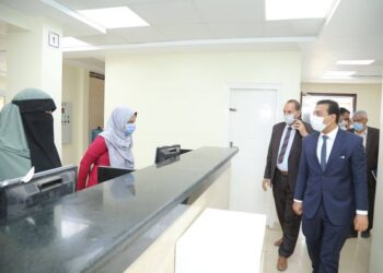 حازم عمر : يتفقد مركز خدمة المواطنين المطور لتقديم خدمات التموين