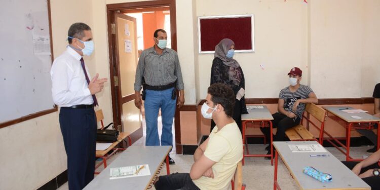 رحمى يتفقد مدارس بسيون