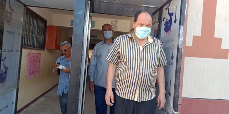 الدكتور أحمد سعيد وعيوع يتابع سير امتحان الشهادة الثانوية ويشدد على مراعاة تطبيق الإجراءات الوقائية والاحترازية