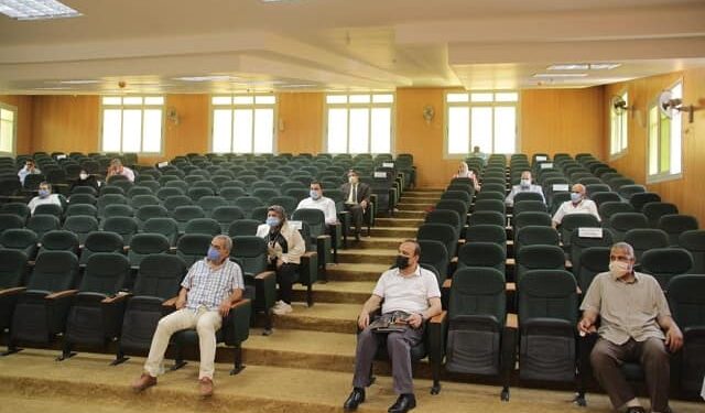 عقد مجلس عمداء جامعه كفر الشيخ