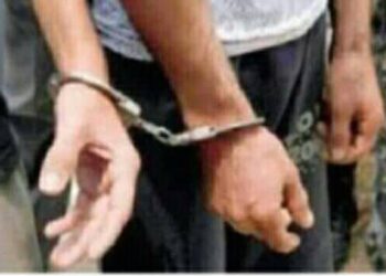 القبض على 6 اشخاص اثناء قيامهم بشراء قطع اثريه مقلده 