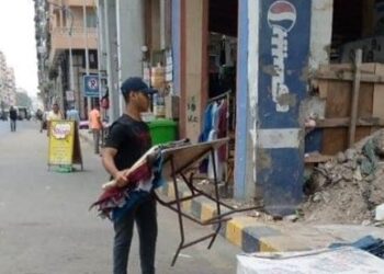 استمرار اعمال إزالة الإشغالات من الطريق العام لتحقيق الإنضباط بشوارع حي العرب