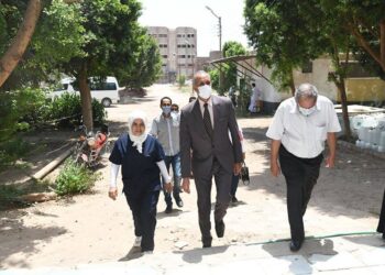 خروج وتعافي 246 حالة مصابة بفيروس كورونا المستجد من مستشفى فرشوط المركزي