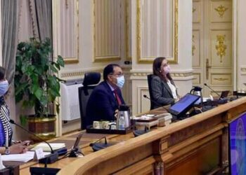 مدبولي”استعراض مقترحات وتوصيات تطوير صناعة الغزل والنسيج