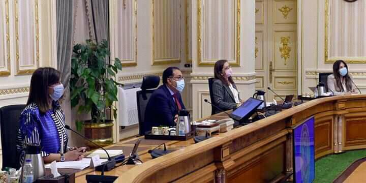 مدبولي”استعراض مقترحات وتوصيات تطوير صناعة الغزل والنسيج