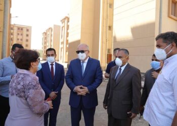 الداودي يتفقد مشروع الإسكان الاجتماعي ولوحة توزيع كهرباء الوقف الجديدة