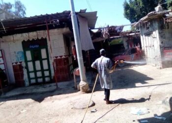 تطهير وتعقيم شوارع المدينة وتكثيف حملات الإشغالات بالدلنجات .