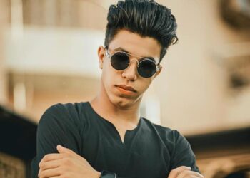 بعد فيلمي “مؤقت” و”زهور الواحة”.. وليد الأدهم مخرج إعلانات شهير في “سواح”