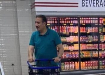 محافظ المنوفية يتسوق بدون حراسة