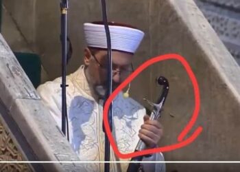 اللعب بمشاعر المسلمين واستغلال الدين