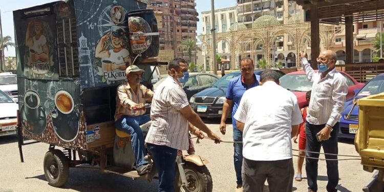 حملات مكبرة لمتابعة وإزالة الاشغالات والمخالفات بنطاق حى المناخ