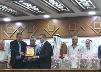 تكريم المتفوقين من عائلة أبو شرخ بجامعة فلسطين