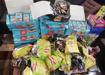 ضبط 335 عبوة مواد غذائية وحلوي أطفال منتهية الصلاحية بالمحلة