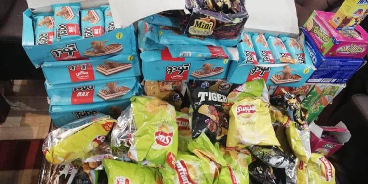 ضبط 335 عبوة مواد غذائية وحلوي أطفال منتهية الصلاحية بالمحلة