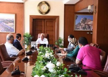 الغضبان يناقش خطة تطوير الجراجات بمحافظة بورسعيد