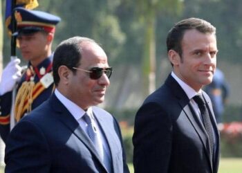 السيسي وماكرون في لقاء سابق وإشادة فرنسية بجهود مصر
