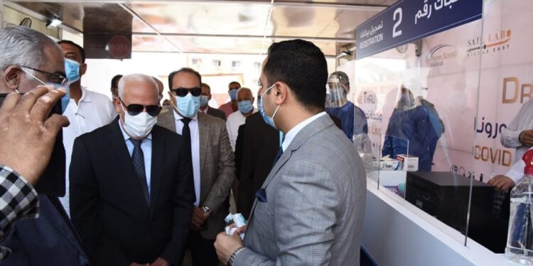 محافظ بورسعيد يفتتح احدث وحدة لتحاليل فيرس كورونا من داخل السيارات