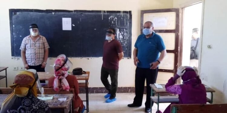 وكيل ورارة التربية والتعليم بمطروح يتابع امتحانات الدبلومات الفنية