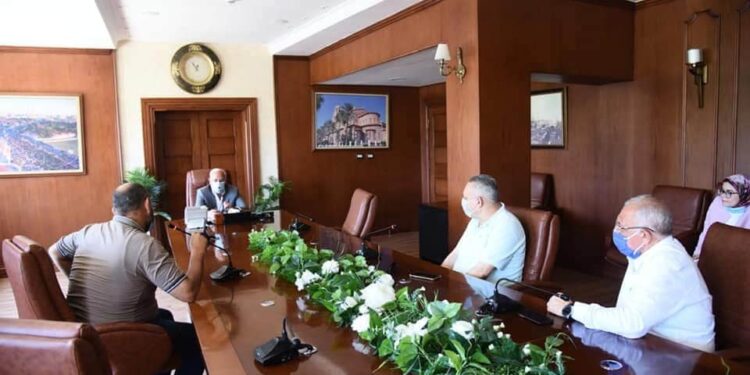 الغضبان يناقش إعادة فتح الشوادر ضمن استعدادات المحافظة لعيد الأضحى