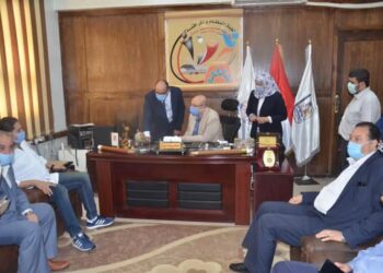 بالصور ..محافظ بني سويف يتفقد كنترول التعليم الصناعى