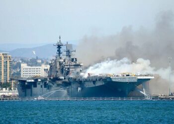 مجموعات متطرفة وراء تفجير السفينة الأمريكية