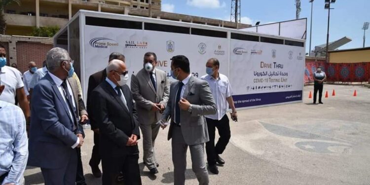 الغضبان وإبراهيم يفتتحان احدث وحدة لتحاليل فيرس كورونا من داخل السيارات