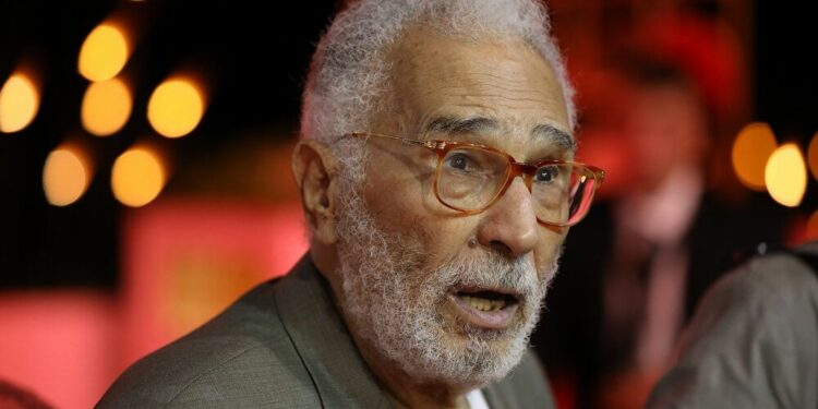 “المهن التمثيلية” تحذر المتطاولين على عبد الرحمن أبو زهرة