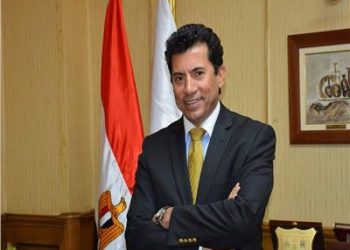 “اشرف صبحى يحيل مسئولى الشباب بالأقصر للتحقيق لمخالفتهم الضوابط بإقامة صلاة العيد بمركز شباب النواصرة