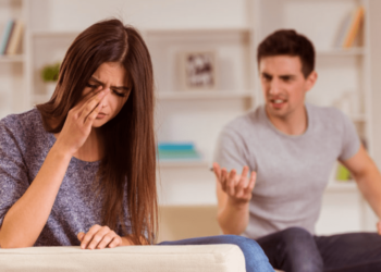 كيفية التعامل مع الزوج المتسلط