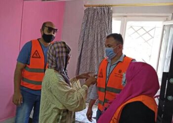 “القباج “توجه بإنقاذ سيدة مسنة تخلى عنها ابنها وتركها بالشارع بلا مأوى