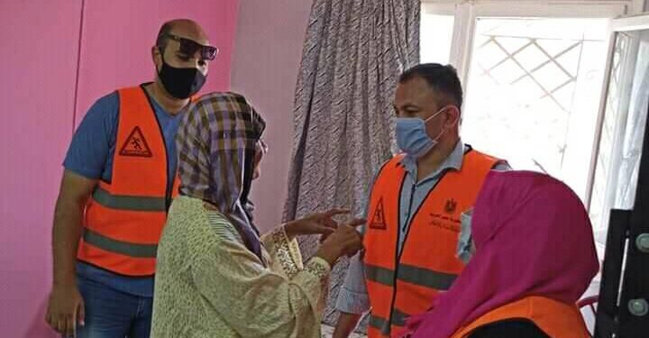 “القباج “توجه بإنقاذ سيدة مسنة تخلى عنها ابنها وتركها بالشارع بلا مأوى