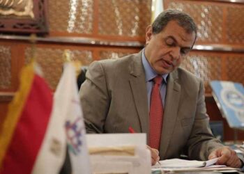 تنفيذا لتوجيهات الرئيس السيسي.. صرف مرتبات العمالة المنتظمة المتضررة من فيروس كورونا