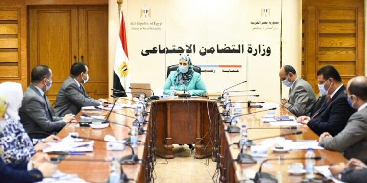 ” القباج “و ” الشيخ “يبحثان تحديث الهيكل التنظيمي للوزارة