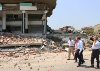 إستمرار أعمال إزالة التعديات الصارخة على طريق شبين الكوم قويسنا