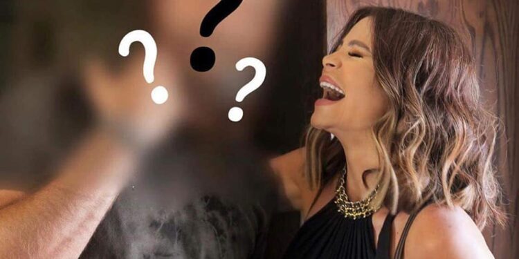 كارول سماحة : تشوق الجمهور بصورة مع حبيبها في ” bon voyage ” و تعلن عن ميعاد عرضه
