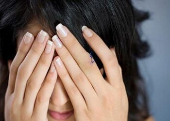 ضبط فتاه لقيامها بالإستيلاء على بيانات بطاقة دفع إلكترونى لأحد الأشخاص