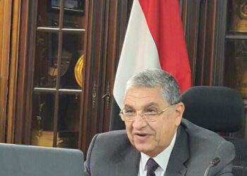 وزير الكهرباء والطاقة  يلتقى سفير بريطانيا لدى مصر عبر كونفرانس