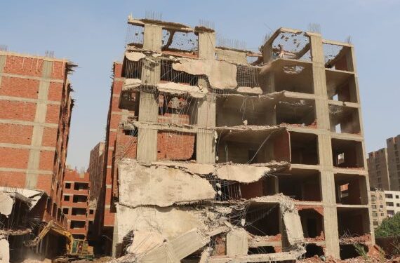 حملات إزالة للعقارات المخالفة بالإسكندرية