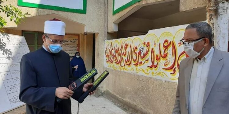 عباس: الأزهر بذل كل الجهود مراعاة للظروف الاستثنائية تخفيفا علي الطلاب