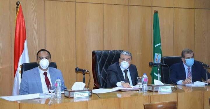 محافظ المنيا يوجه بحصر رخص البناء الصادرة من نهاية العام الماضي للتأكد من مطابقتها للمواصفات الهندسية