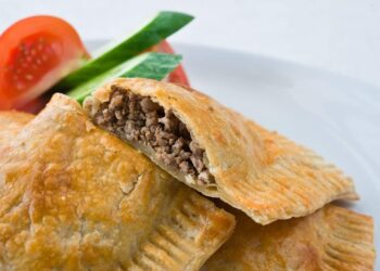 فطائر باللحم المفروم