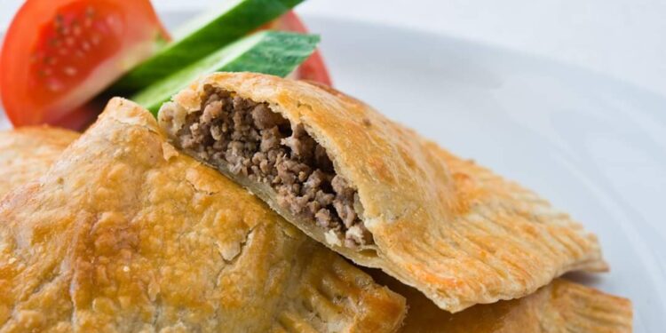 فطائر باللحم المفروم