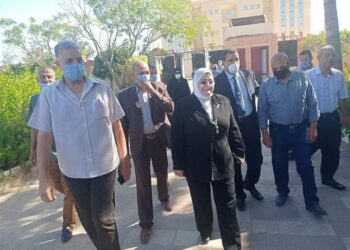 وكيل تعليم كفرالشيخ تتفقد لجان الثانوية العامة ببلطيم