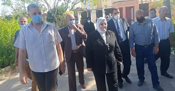 وكيل تعليم كفرالشيخ تتفقد لجان الثانوية العامة ببلطيم