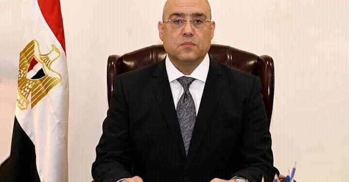 الجزار” يُصدر 3 قرارات إدارية لإزالة التعديات و مخالفات البناء على مساحة 300 فدان بمدينة 15 مايو