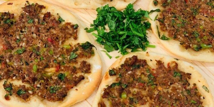 عجين باللحمة المفرومة 