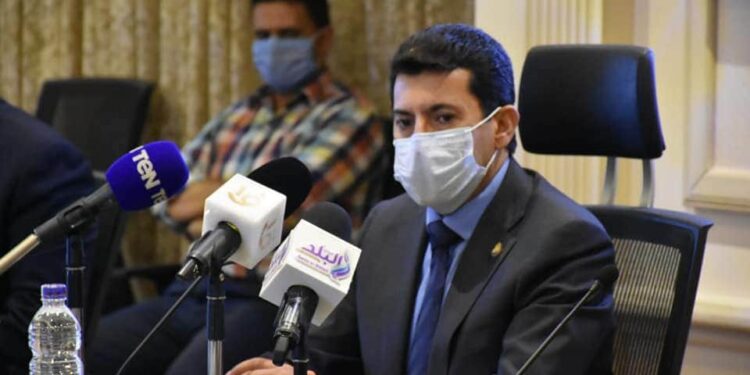 أشرف صبحى ” يبحث مع رئيس الهيئة العربية للتصنيع التوسع فى مبادرة ” دراجتك …صحتك “