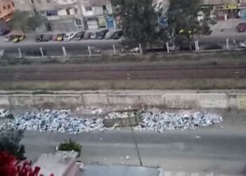 الاسكندرية : النباشون يستولون على مناطق خلف سور القطار بسيدى بشر لتخزين قمامتهم