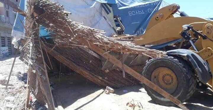 المهندسه” سلوى زكي” تتابع حملات الازاله بمدينه رشيد .